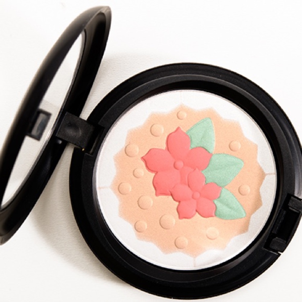 BNIB LE MAC PEARLMATTE FACE POWDER